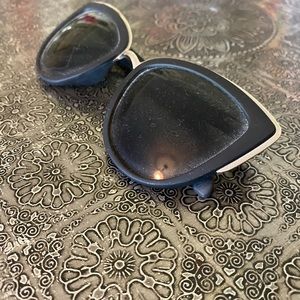 QUAY MY GIRL SUNGLASSES